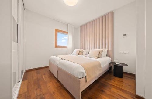 Mamilla Apartment | King David Residence Luxury 3 BD Pool Gym Parking