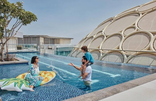 Dubai House | King Room Near Expo 2020 By Luxury Bookings