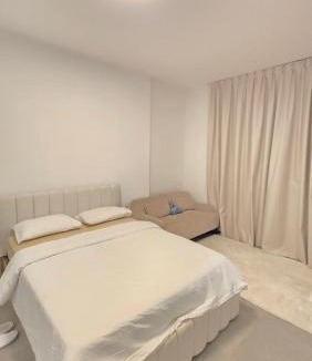Sharjah Apartment | Kuro Elegant Living by Shiro Elegant Holiday Homes