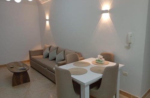 Village Road Apartment | Lägenhet i villa med pool i Hurghada-Magawish