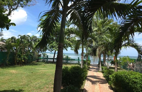 Masachapa House | La Casa de la Playa - Oceanfront - Sleeps 11