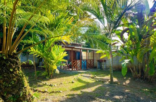 Manzanillo Apartment | La Casita Beachfront Hideaway Pool Access