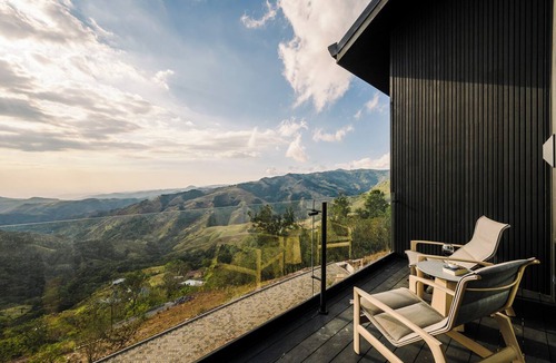 La Lindora Villa | Lakay Monteverde: Heated Pool, Golf Cart and Breakfast