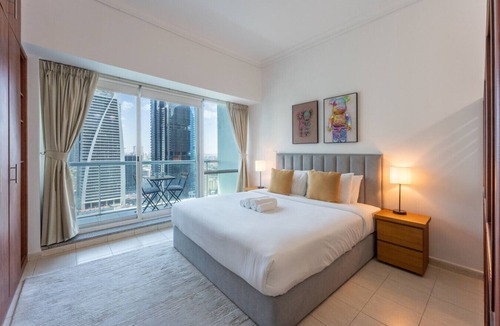 Jumeirah Lake Towers Apartment | Lake Terrace - Vibrant Studio