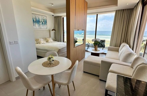 Taqah Apartment | Lamar Seaside Studio with Sofa Bed