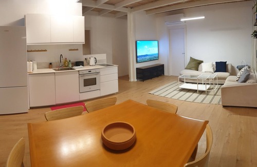 Ramot House | Large Guesthouse 80m in lovely Ramot