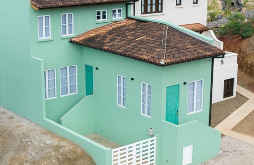 Las Catalinas Apartment | Las Catalinas Chic Loft Steps to Park, Trails, Tennis, & Restaurants.