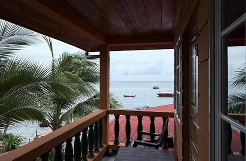 Little Corn Island Bed & Breakfast | Las Palmeras OceanView Hotel and Dive Center