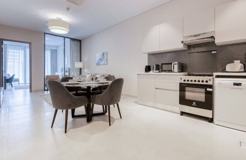 Business Bay Apartment | Lavish 1BR with Concierge and Luxurious Amenities