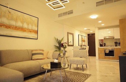 Al Raha Beach Apartment | Lavish 2BR Getaway w/Pool, Gym & WiFi - Al Raha