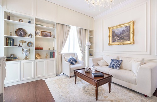 Abu Dhabi City Center House | lepetit palace/120 inch screen