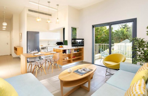 Tel Aviv Promenade Apartment | Limoncello by HolyGuest
