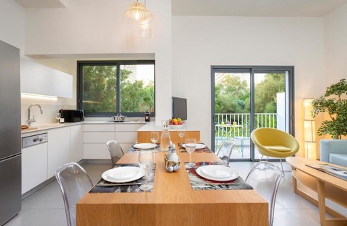 Tel Aviv Promenade Apartment | Limoncello by HolyGuest