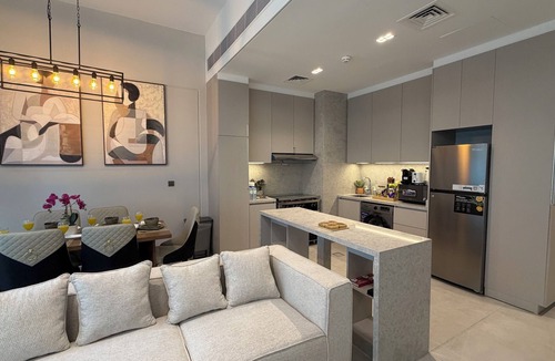 Dubai Apartment | Liva Suites By Hostiva - Dubai South