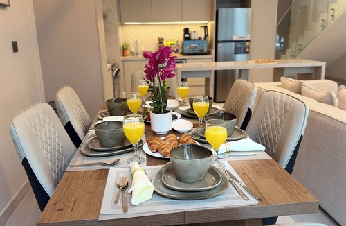Dubai Apartment | Liva Suites By Hostiva - Dubai South