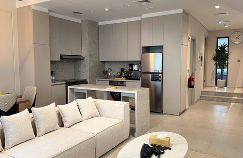 Dubai Apartment | Liva Suites By Hostiva - Dubai South