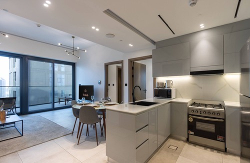 Business Bay Apartment | Livbnb-Classy 2B w/Jacuzzi & BurjKhalifa View