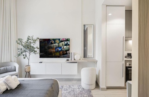 Nad Al Sheba Apartment | Livin' Holidays - Studio - Azizi Near Downtown
