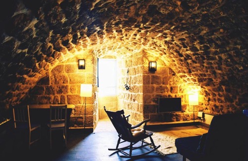 Acre Old City Apartment | Loft in the wall