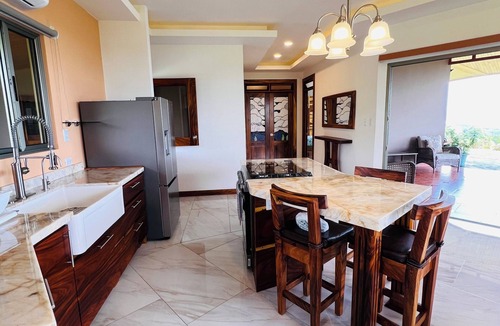 Nuevo Arenal House | Loma Linda hilltop 28 acre nature reserve in the cloud forest of Costa Rica.