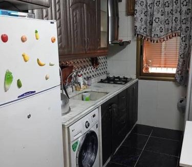Az-Zarqa Hotel | Lonely house