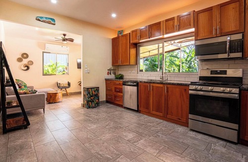 Tamarindo House | Lovely 2 bedroom home with large Private salt water pool in beautiful Tamarindo.