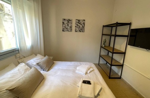 Jerusalem City Centre Apartment | ♥ Lovely 2BDR Apt - Prime Location/Ben Yehuda St ♥