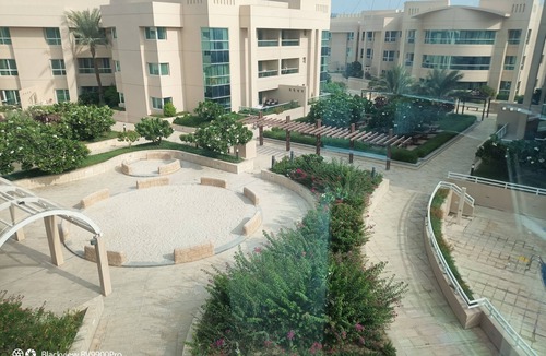 Dubai Apartment | Lovely 3 bedrooms: One flat fee for 3 people!