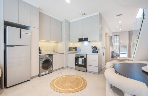 Dubai Apartment | Lovely Duplex Townhouse minutes from Downtown