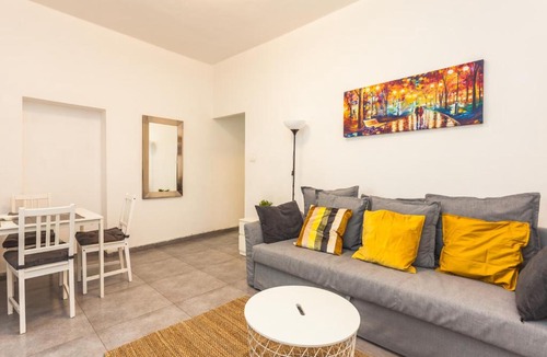 Kerem HaTeimanim Apartment | Lovley Apartment close to the beach and Carmel market