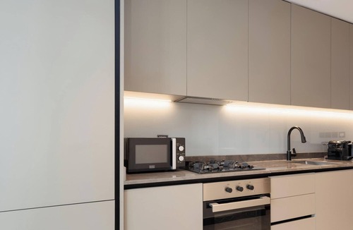 Business Bay Apartment | LUX 15 Northside Burj Khalifa View Suite
