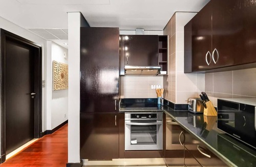 Palm Jumeirah Apartment | Lux Anantara Palm Retreat, Iconic Burj Al Arab & Sea Views