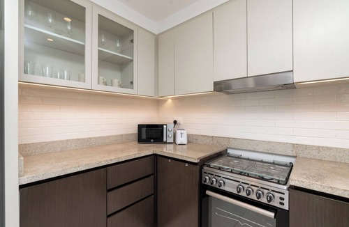 Dubai Apartment | Lux BnB Creek Side 18