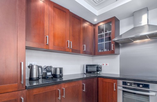 Downtown Dubai Apartment | LUX Burj Khalifa Fountain View Suite 2