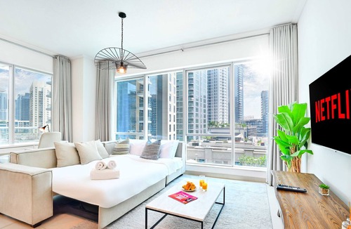 Al Sufouh 2 Apartment | LUX | Marina Promenade 2 BR Prime location Apt
