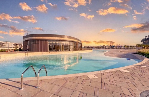 Dubai House | Luxe 6BR Semi-Detached Villa Steps from the Lagoon