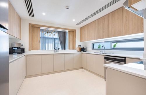 Dubai House | Luxe 6BR Semi-Detached Villa Steps from the Lagoon