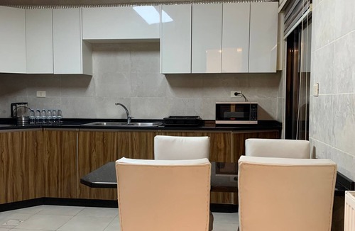 Suwailih Apartment | Luxurious 3 Bedroom Apartment in Heart of Amman