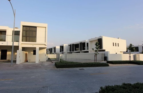 Dubai Villa | Luxurious 3 Bedrooms with Maid room Villa