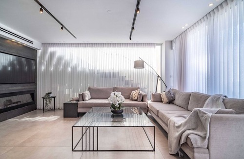 Haifa Apartment | Luxurious 3BR Apartment with Balcony Jacuzzi and Sea View in the Heart of Haifa
