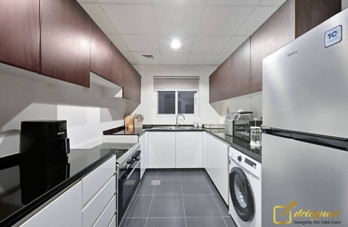 Dubai House | Luxurious 3BR Villa Getaway in DH2 by Deleguest