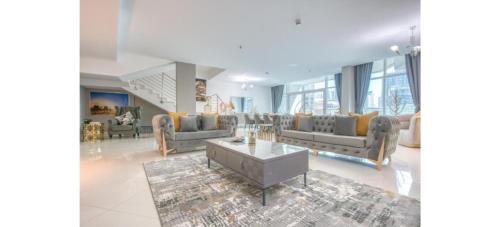 Jumeirah Beach Residence Apartment | Luxurious 4-Bedroom Duplex VILLA Apartment near JBR