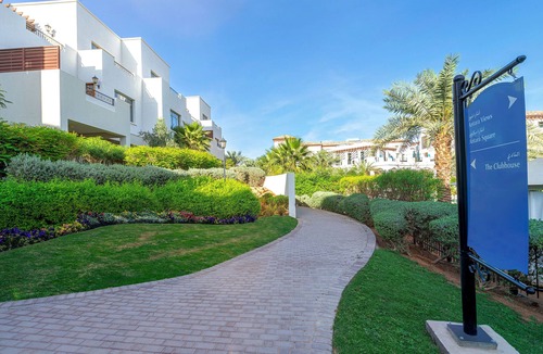 Lahbab Villa | Luxurious 4 bedroom villa with WiFi AC in enchanting Dubai