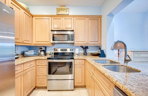 Coco House | Luxurious 4BR/4BA Townhome in Gated Pacifico Community