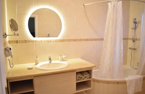 Aqaba House | Luxurious Aqaba villa with city views and a prime location.