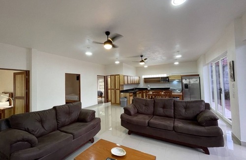 Barrio Ricos y Famosos Villa | Luxurious Casa Terry with Private Pool