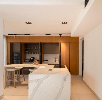 Dubai Villa | Luxurious Villa 5BHK with Pool BBQ and Full Time Housemaid Assistance - live in