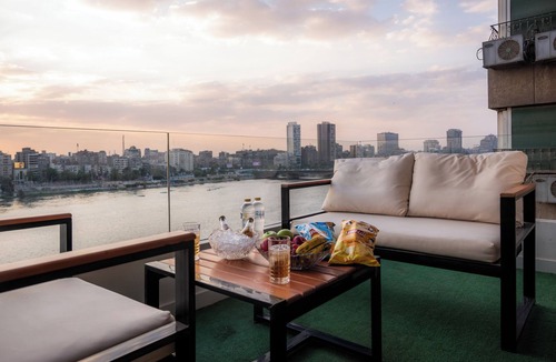 Old Cairo Apartment | Luxuriously Designed Great Nile View - 3