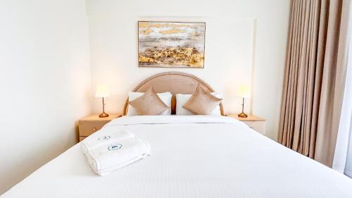 Al Hamra Village Apartment | Luxury 1Bedroom Marina Apartment Al Hamra Village