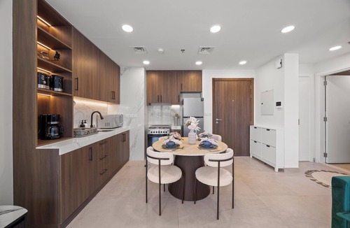 Dubai Apartment | Luxury 1BR Apartment